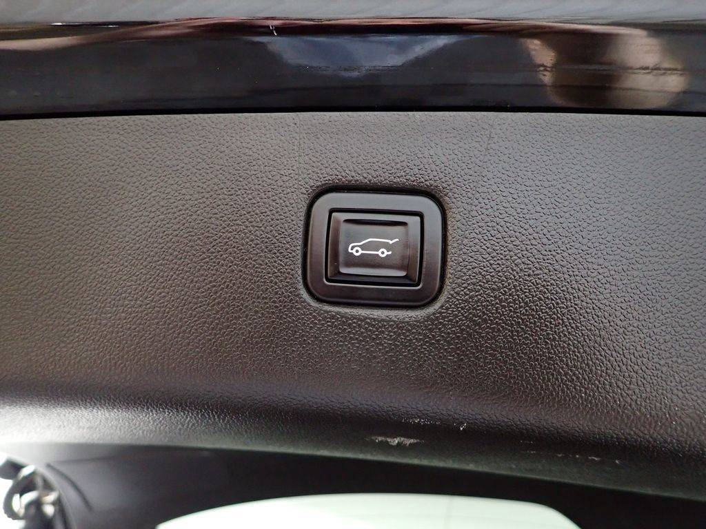 Used 2021 Chevrolet Blazer LT AWD/4WD image 17
