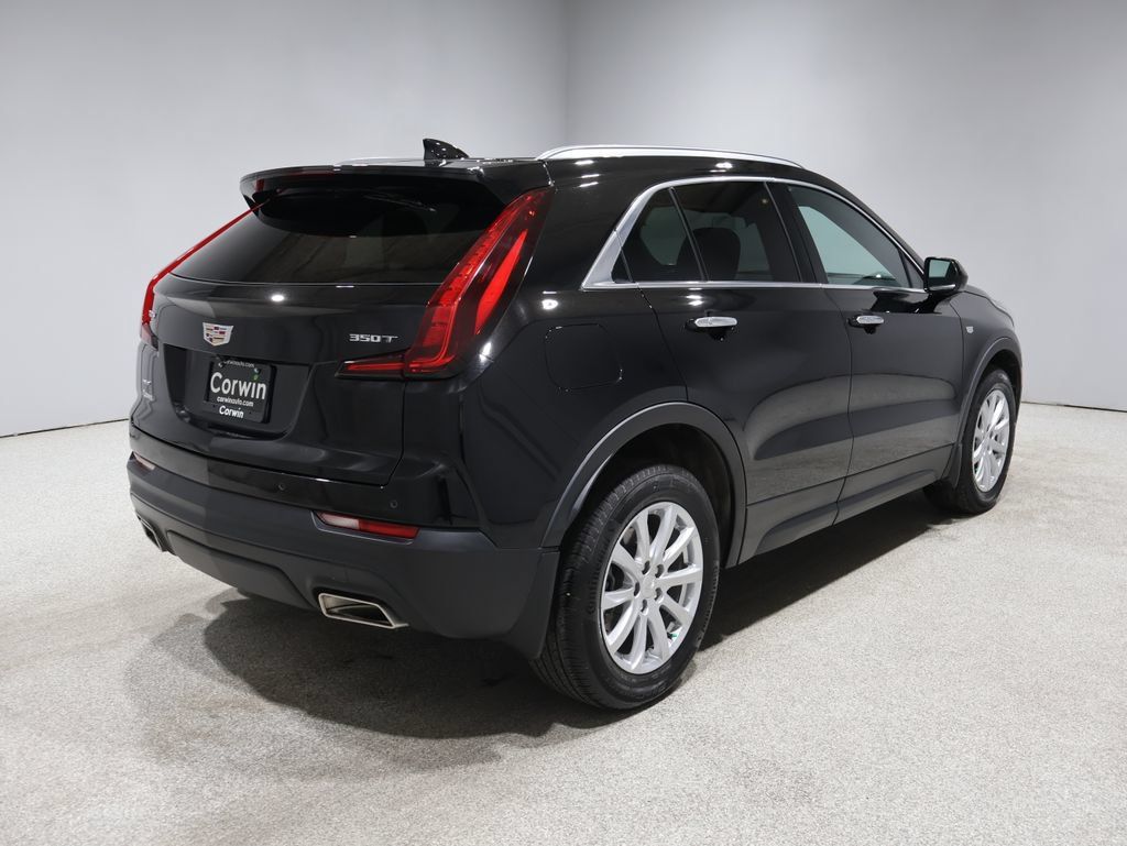 Used 2023 Cadillac XT4 Luxury w/ Cold Weather Package AWD/4WD image 2