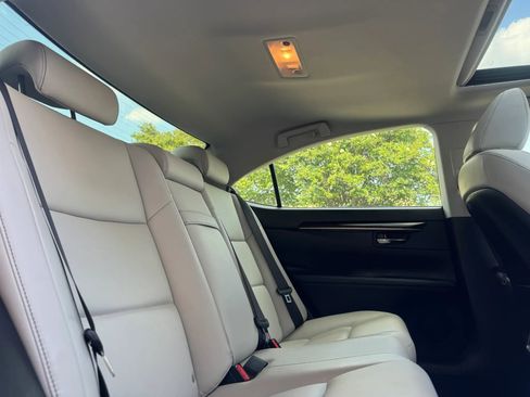 Used 2013 Lexus ES 350 w/ Premium Pkg FWD image 27
