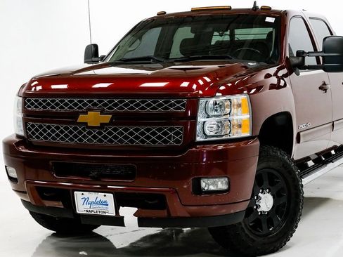 Used 2014 Chevrolet Silverado 2500 LT w/ Z71 Appearance Package image 2