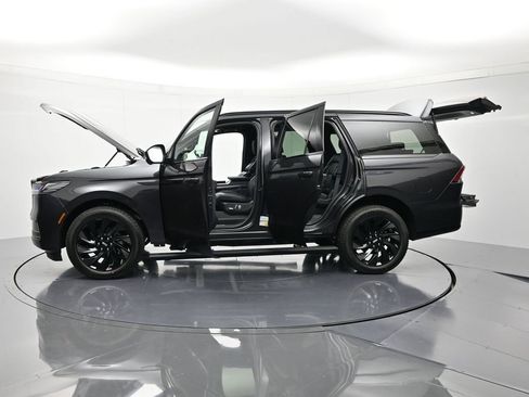 New 2026 Lincoln Navigator Reserve AWD/4WD image 48
