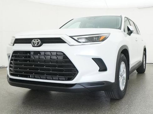 New 2026 Toyota Grand Highlander FWD image 6