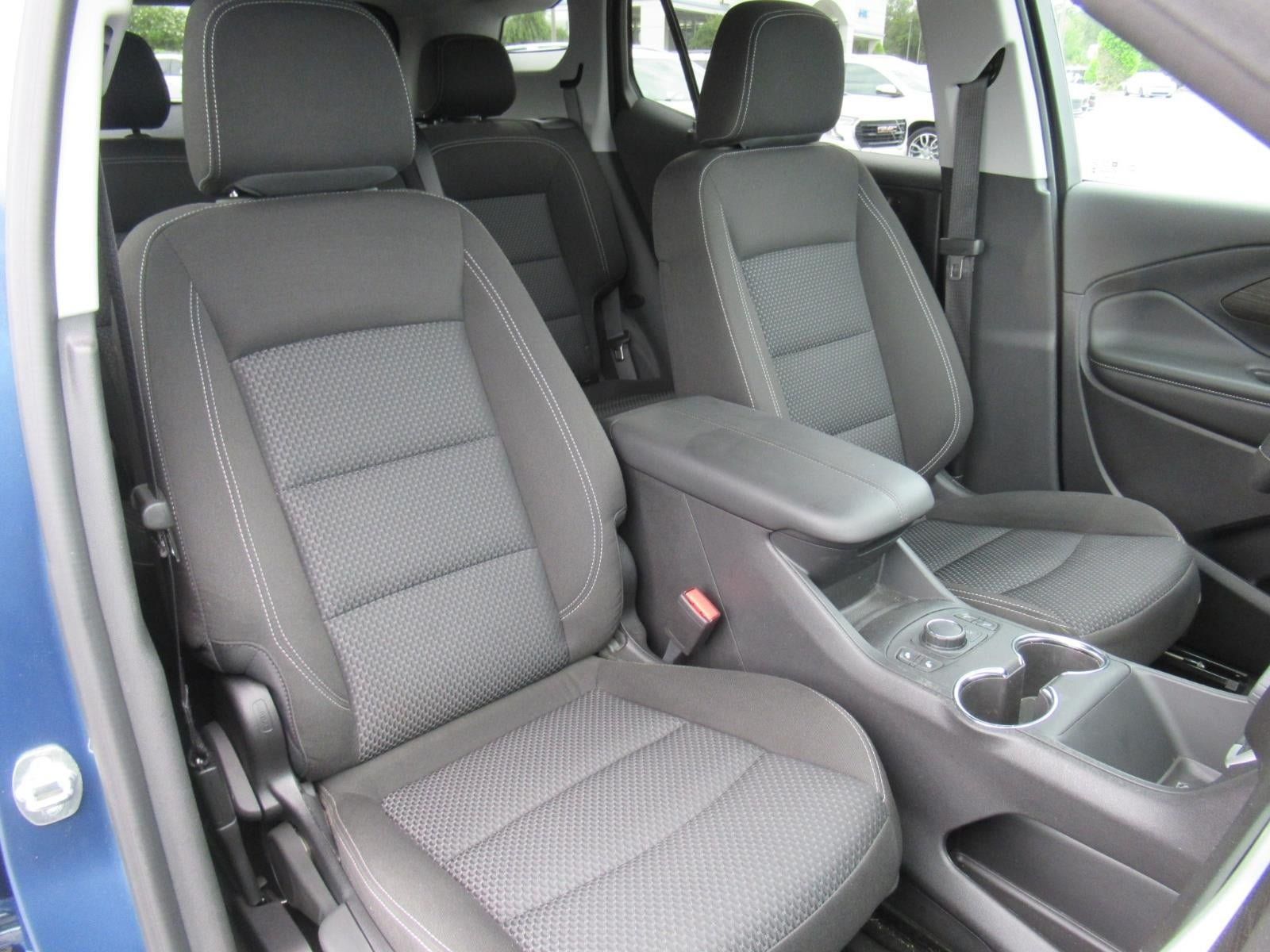 Used 2024 GMC Terrain SLE w/ Driver Convenience Package FWD image 10