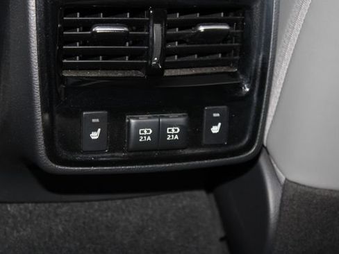 Used 2019 Toyota Avalon Limited w/ All Weather Liner Package FWD image 10