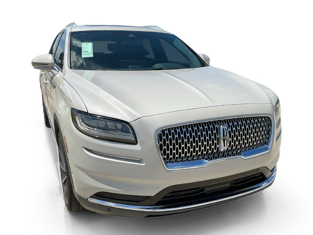 Used 2023 Lincoln Nautilus Reserve w/ Equipment Group 201A FWD image 10