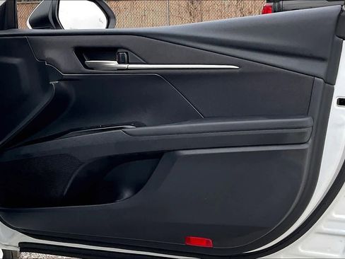 Used 2025 Toyota Camry LE w/ Convenience Package image 22