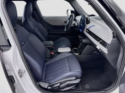 Certified 2026 MINI Cooper 4-Door Hardtop FWD image 22