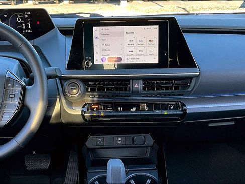 Used 2023 Toyota Prius XLE image 6