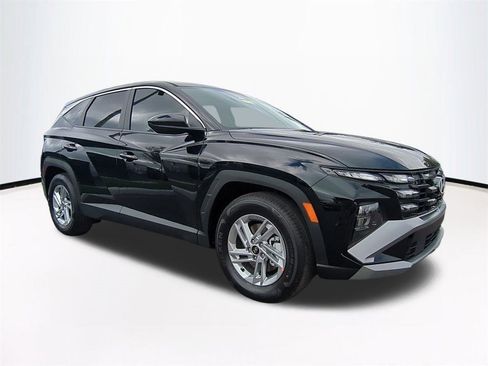 New 2026 Hyundai Tucson SE image 2