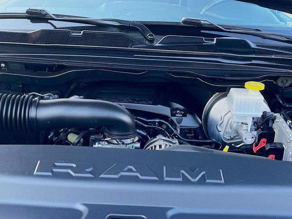 Used 2019 RAM 1500 Laramie AWD/4WD image 30