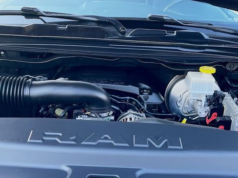 Used 2019 RAM 1500 Laramie AWD/4WD image 30