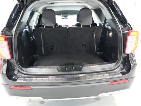 Used 2022 Ford Explorer XLT w/ Equipment Group 202A image 29