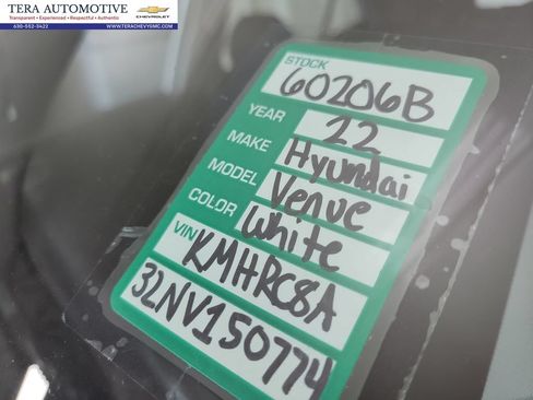 Used 2022 Hyundai Venue SEL FWD image 23