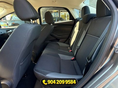Used 2014 Ford Focus SE FWD image 19