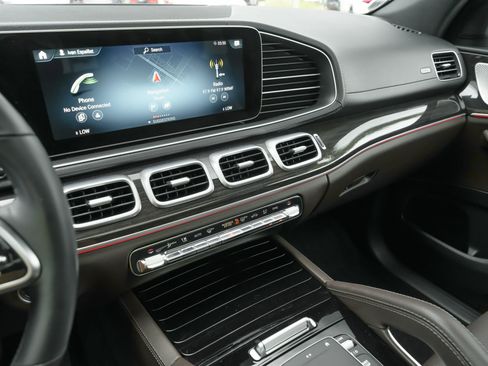 Used 2023 Mercedes-Benz GLS 450 4MATIC image 10