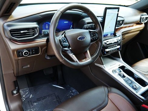 Used 2024 Ford Explorer King Ranch w/ Technology Package AWD/4WD image 12