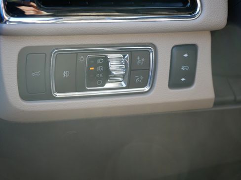 Used 2023 Lincoln Navigator Reserve image 23