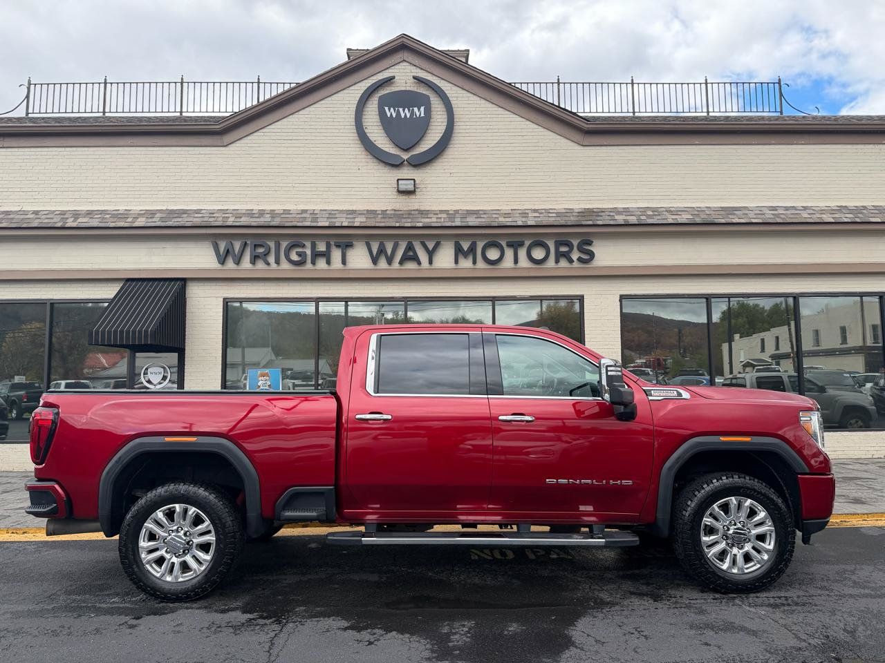 Used 2023 GMC Sierra 2500 Denali w/ Denali Ultimate Package AWD/4WD image 2