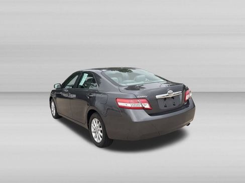 Used 2010 Toyota Camry XLE FWD image 6