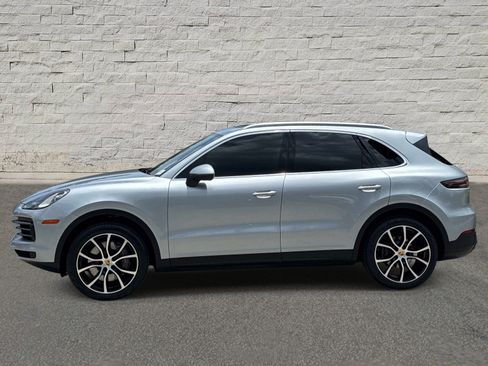 Used 2023 Porsche Cayenne AWD/4WD image 2