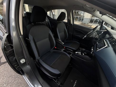 Used 2025 Nissan Versa SV image 40