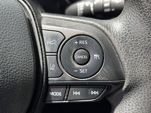 Used 2024 Toyota RAV4 XLE FWD image 31