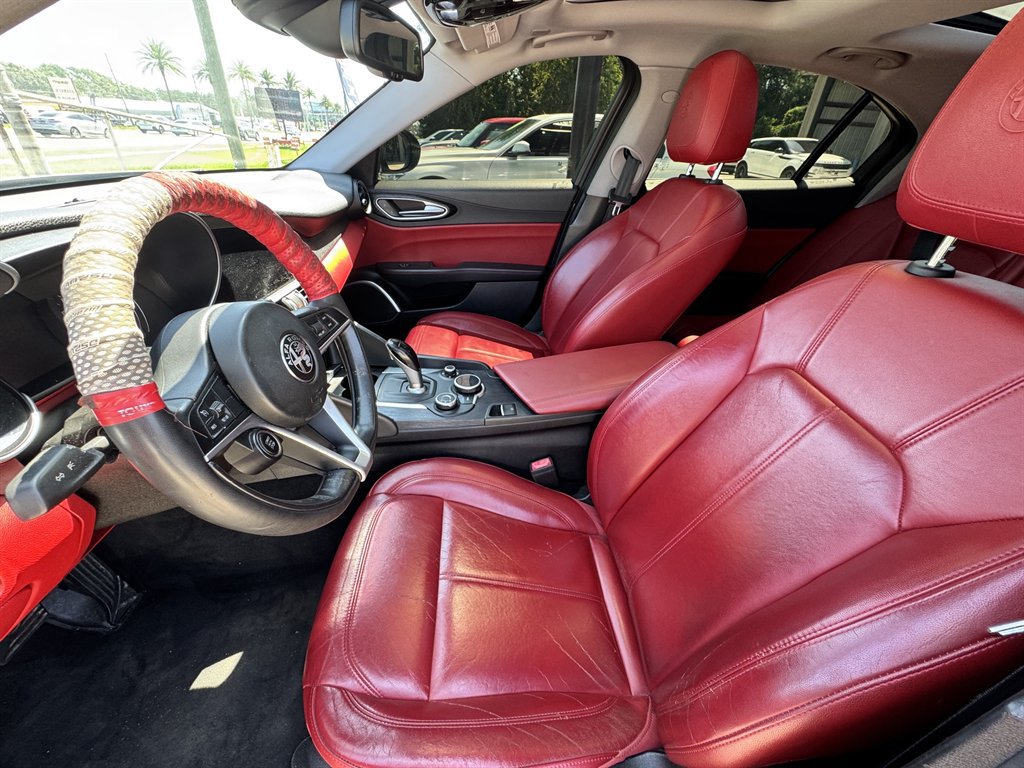 Used 2019 Alfa Romeo Giulia AWD image 11