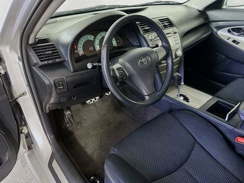 Used 2010 Toyota Camry SE FWD image 18