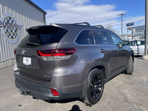 Used 2019 Toyota Highlander SE image 7