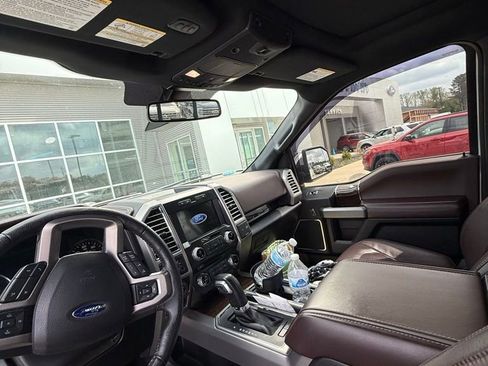 Used 2016 Ford F150 Platinum w/ Equipment Group 701A Luxury image 17