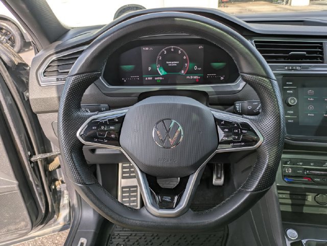 Used 2023 Volkswagen Tiguan SE R-Line AWD/4WD image 9