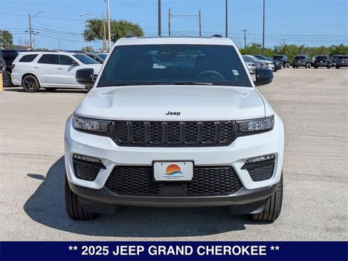 New 2025 Jeep Grand Cherokee Limited w/ Black Appearance Package image 2