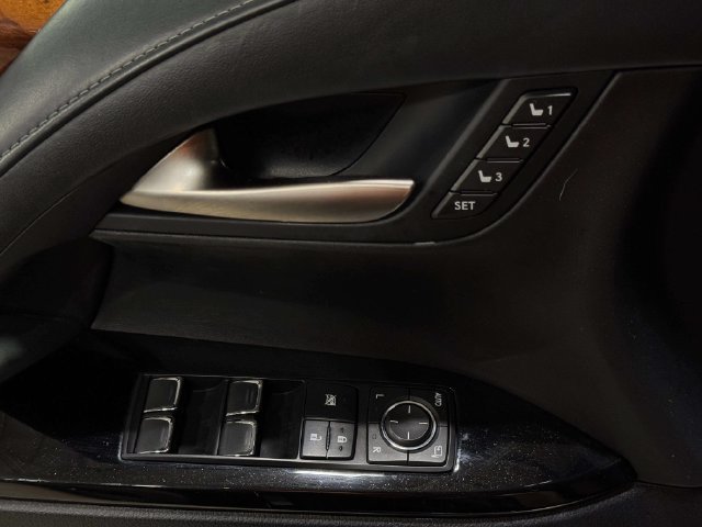 Used 2019 Lexus LX 570 4WD w/ Luxury Package image 24