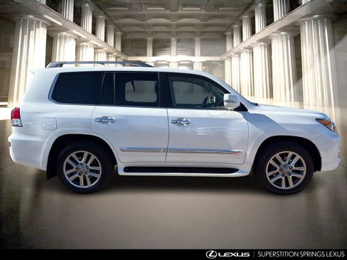 Used 2015 Lexus LX 570 4WD image 3