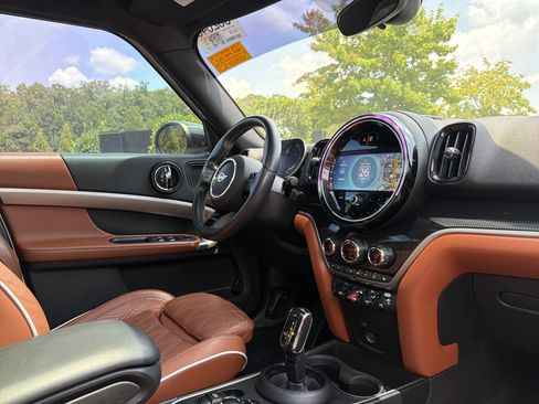 Used 2023 MINI Cooper Countryman S w/ Signature Upholstery Package FWD image 6