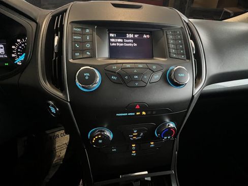 Used 2019 Ford Edge SE w/ SE Fleet Driver's Package image 24