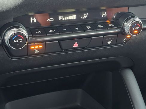 Used 2024 MAZDA MAZDA3 s image 33