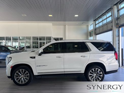 Used 2021 GMC Yukon Denali w/ Denali Premium Package AWD/4WD image 11