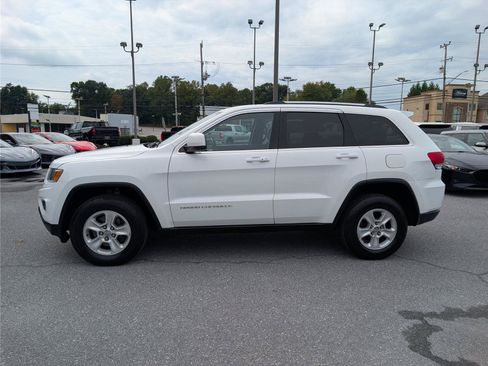 Used 2016 Jeep Grand Cherokee Laredo w/ Quick Order Package 23E AWD/4WD image 2