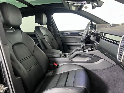 Certified 2023 Porsche Cayenne S AWD/4WD image 19