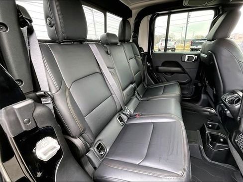 New 2026 Jeep Gladiator Sport AWD/4WD image 17