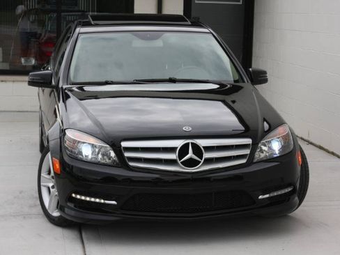 Used 2011 Mercedes-Benz C 300 4MATIC Sedan image 3