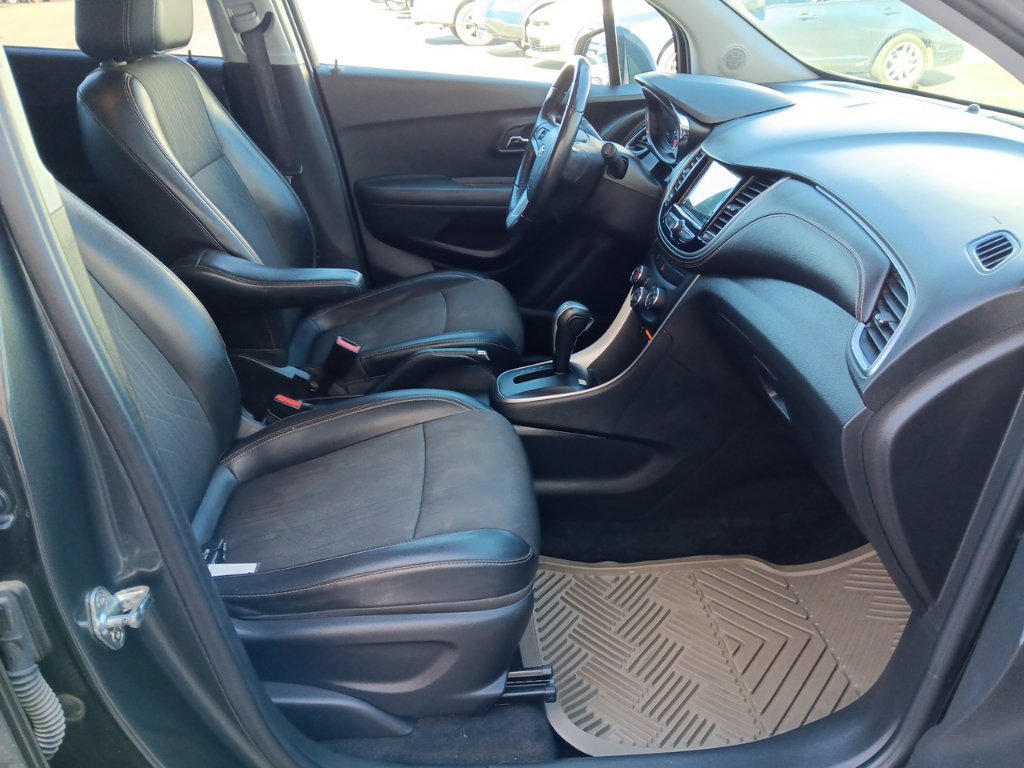 Used 2018 Chevrolet Trax LT w/ LT Convenience Package FWD image 33