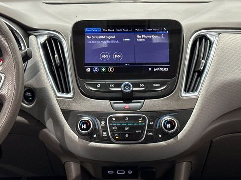 Used 2019 Chevrolet Malibu LT image 13