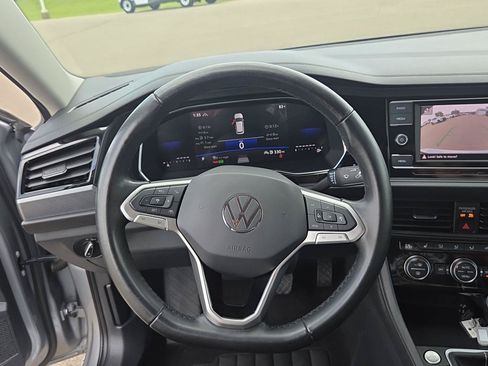 Used 2024 Volkswagen Jetta SE FWD image 24