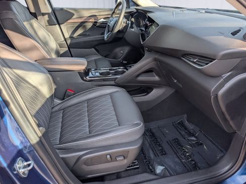 Certified 2022 Buick Envision Avenir w/ Technology Package II image 9