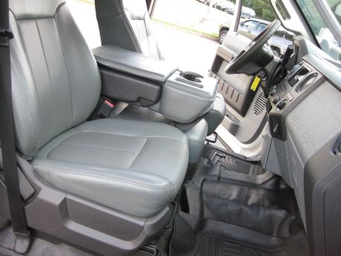Used 2016 Ford F250 XL w/ Power Equipment Group AWD/4WD image 32