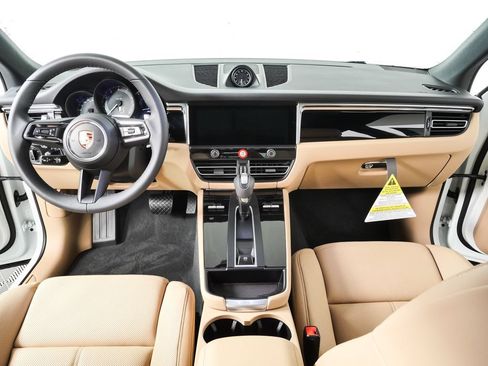 New 2026 Porsche Macan AWD/4WD image 28