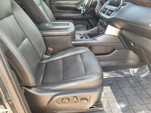 Used 2021 Chevrolet Tahoe LT w/ LT Signature Package RWD image 11