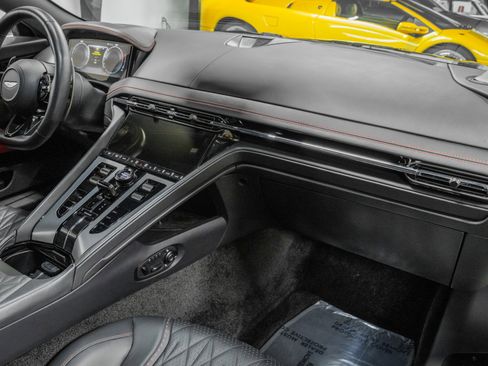 Used 2024 Aston Martin DB12 Coupe RWD image 13